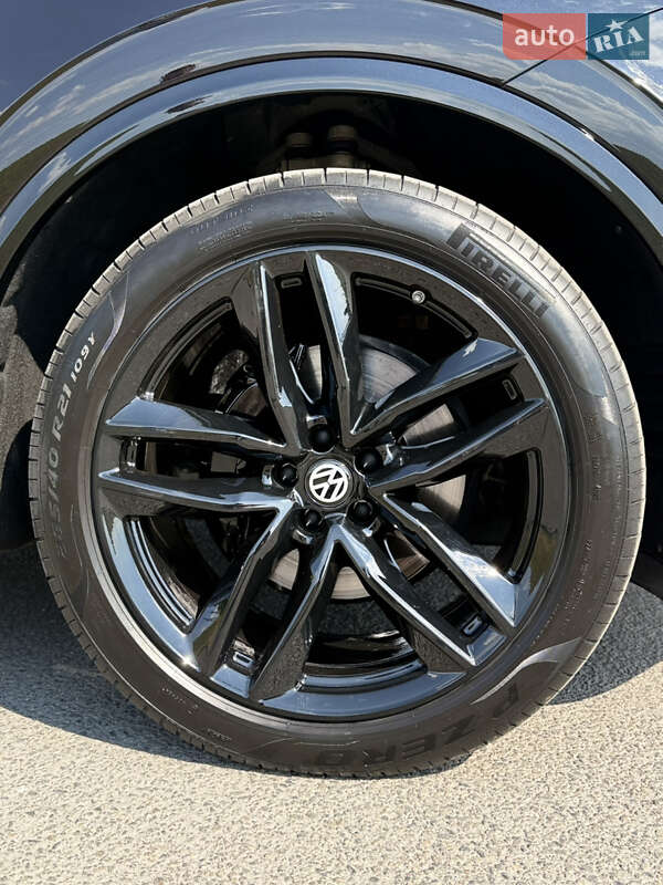 Внедорожник / Кроссовер Volkswagen Touareg 2018 в Днепре