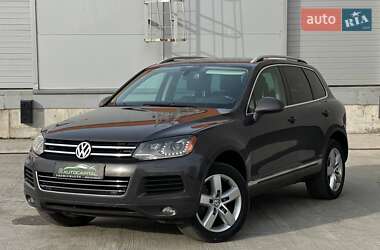 Внедорожник / Кроссовер Volkswagen Touareg 2011 в Киеве