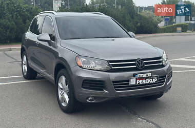 Внедорожник / Кроссовер Volkswagen Touareg 2013 в Киеве