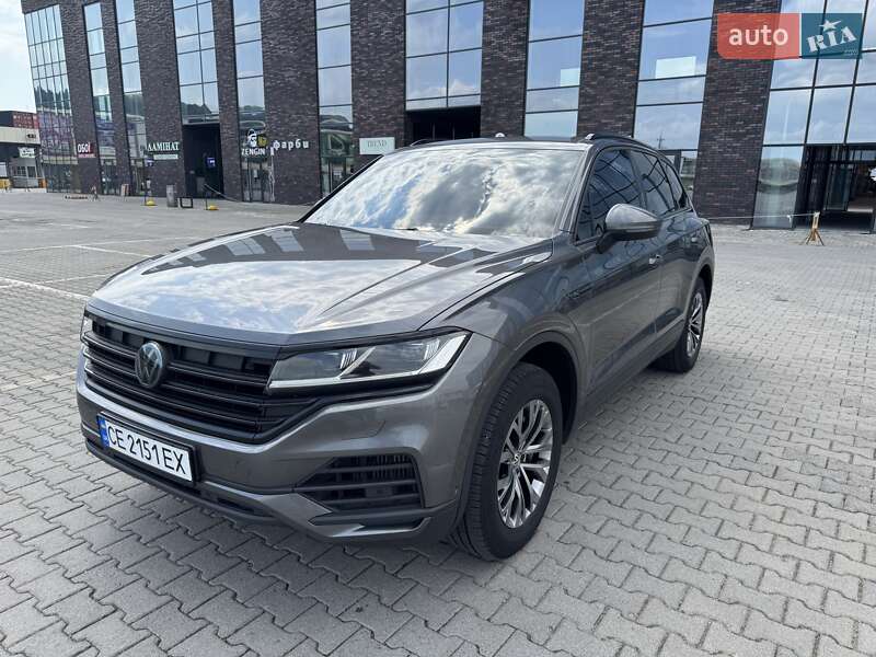 Внедорожник / Кроссовер Volkswagen Touareg 2018 в 