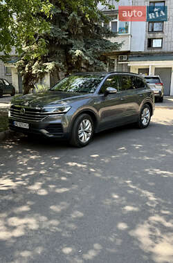Внедорожник / Кроссовер Volkswagen Touareg 2019 в Днепре