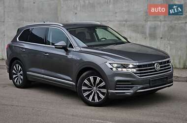 Внедорожник / Кроссовер Volkswagen Touareg 2019 в Киеве