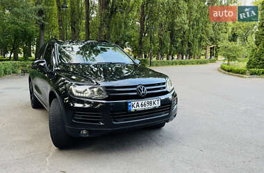Внедорожник / Кроссовер Volkswagen Touareg 2013 в Киеве