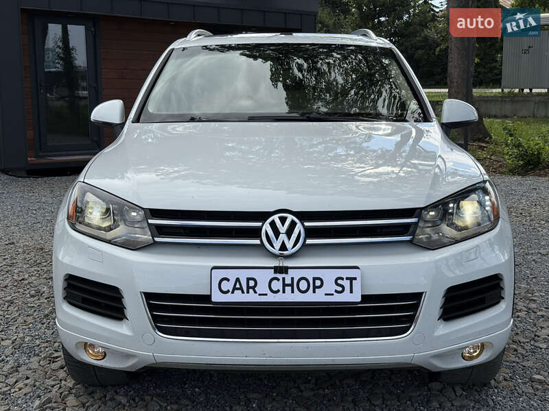 Позашляховик / Кросовер Volkswagen Touareg 2012 в Стрию