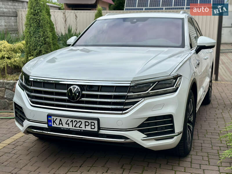 Внедорожник / Кроссовер Volkswagen Touareg 2021 в Киеве