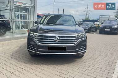 Внедорожник / Кроссовер Volkswagen Touareg 2019 в Черновцах