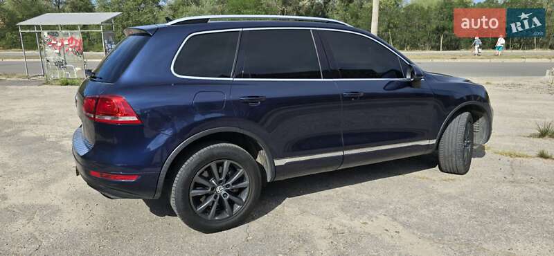 Позашляховик / Кросовер Volkswagen Touareg 2012 в Дніпрі