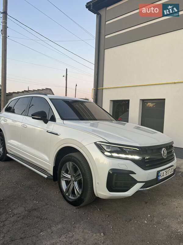 Позашляховик / Кросовер Volkswagen Touareg 2019 в Первомайську