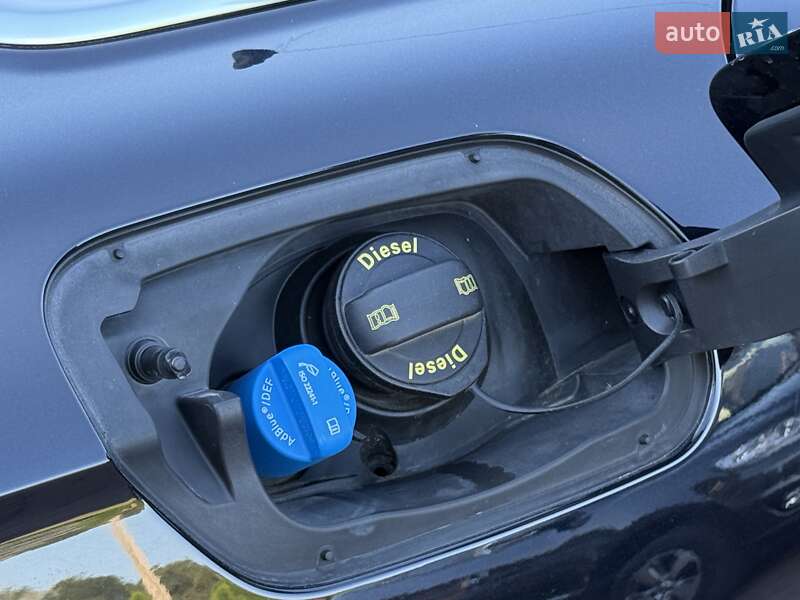 Позашляховик / Кросовер Volkswagen Touareg 2020 в Рівному