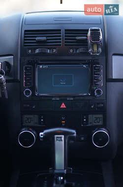 Внедорожник / Кроссовер Volkswagen Touareg 2007 в 