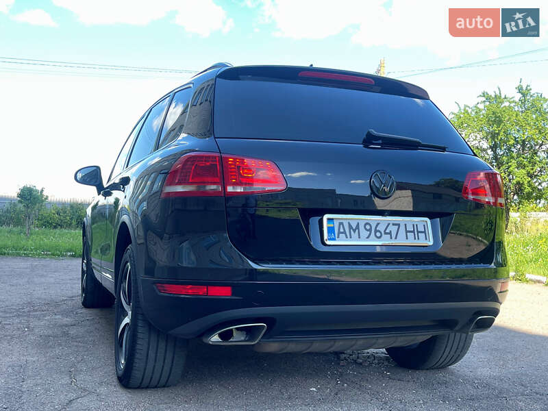 Позашляховик / Кросовер Volkswagen Touareg 2012 в Бердичеві