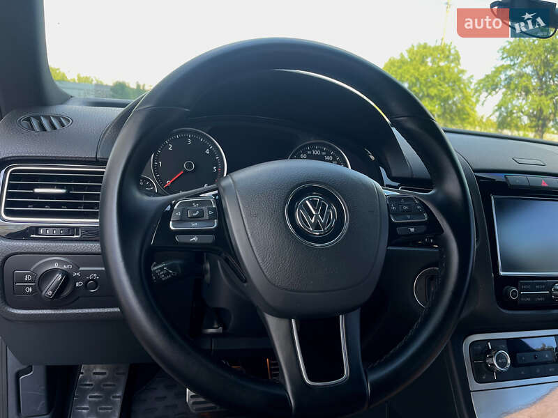 Позашляховик / Кросовер Volkswagen Touareg 2012 в Бердичеві