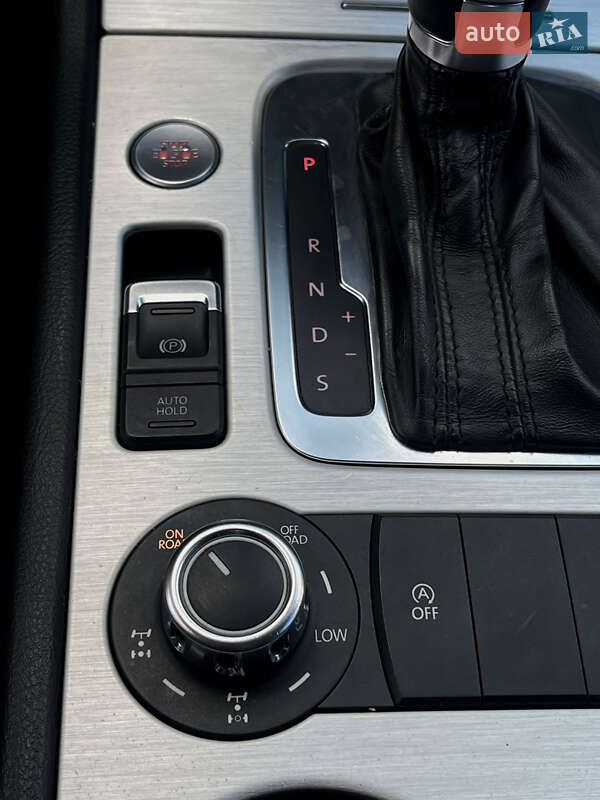 Позашляховик / Кросовер Volkswagen Touareg 2012 в Бердичеві