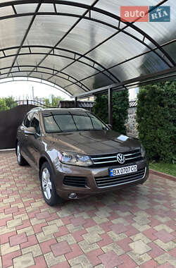 Внедорожник / Кроссовер Volkswagen Touareg 2012 в Хмельницком