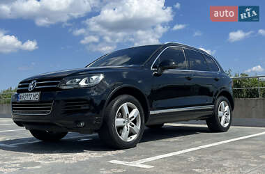 Позашляховик / Кросовер Volkswagen Touareg 2011 в Києві