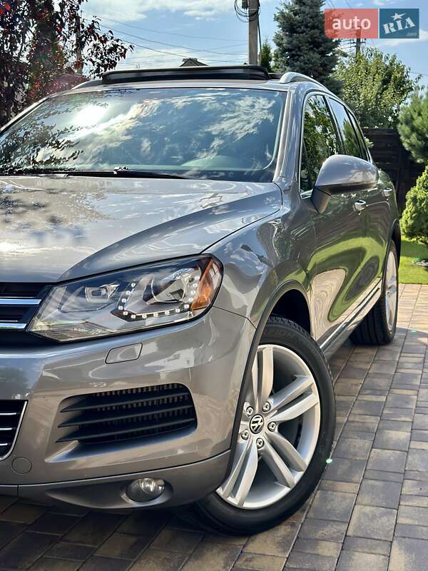 Позашляховик / Кросовер Volkswagen Touareg 2014 в Вінниці