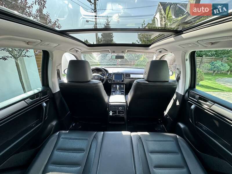 Позашляховик / Кросовер Volkswagen Touareg 2014 в Вінниці