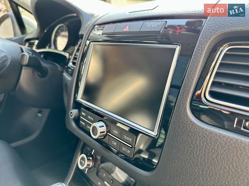 Позашляховик / Кросовер Volkswagen Touareg 2014 в Вінниці