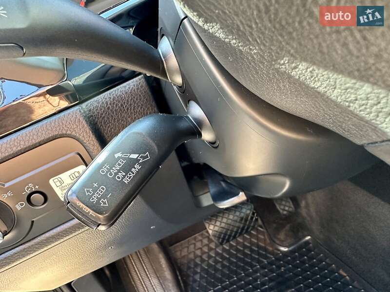 Позашляховик / Кросовер Volkswagen Touareg 2014 в Вінниці