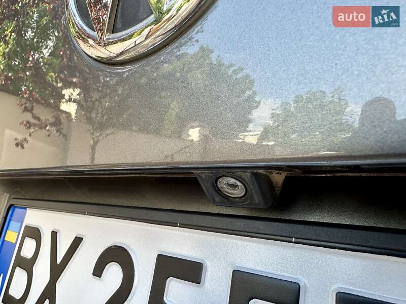 Позашляховик / Кросовер Volkswagen Touareg 2014 в Вінниці