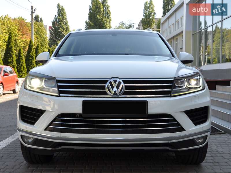 Внедорожник / Кроссовер Volkswagen Touareg 2016 в Одессе