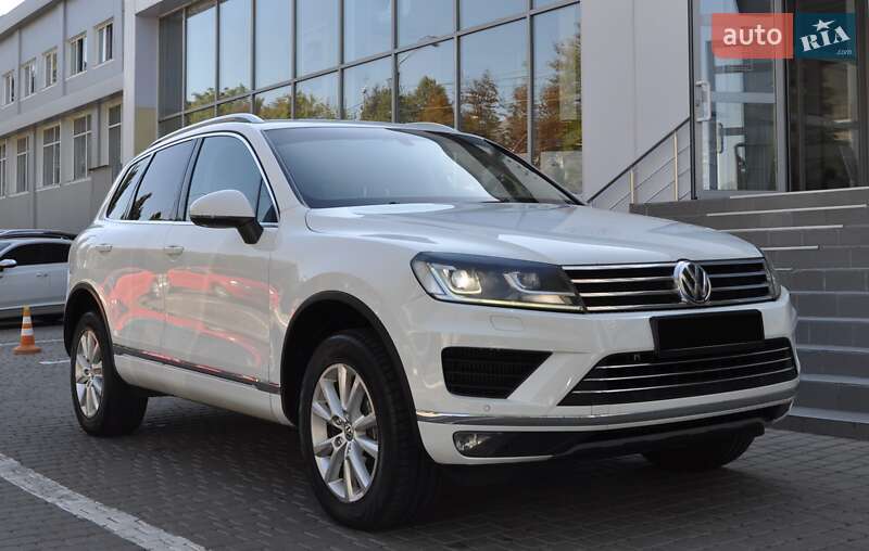 Внедорожник / Кроссовер Volkswagen Touareg 2016 в Одессе