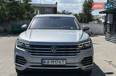 Позашляховик / Кросовер Volkswagen Touareg 2020 в Києві