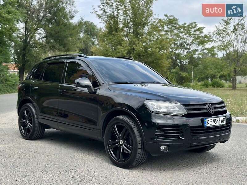 Внедорожник / Кроссовер Volkswagen Touareg 2012 в Днепре