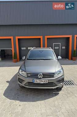Позашляховик / Кросовер Volkswagen Touareg 2016 в Одесі