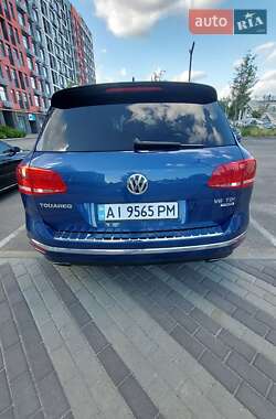 Внедорожник / Кроссовер Volkswagen Touareg 2015 в 