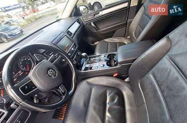 Внедорожник / Кроссовер Volkswagen Touareg 2015 в 