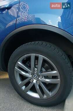 Внедорожник / Кроссовер Volkswagen Touareg 2015 в 