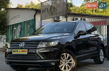 Внедорожник / Кроссовер Volkswagen Touareg 2016 в Николаеве