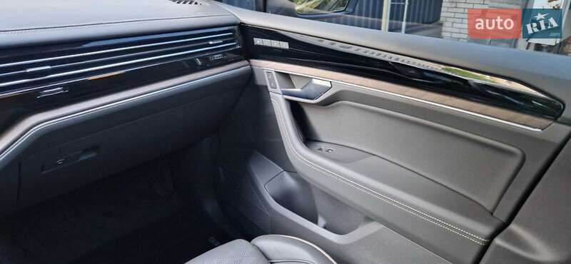 Внедорожник / Кроссовер Volkswagen Touareg 2020 в Киеве фото 33 Внедорожник / Кроссовер Volkswagen Touareg 2020 в Киеве
