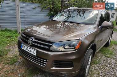 Позашляховик / Кросовер Volkswagen Touareg 2011 в Полтаві