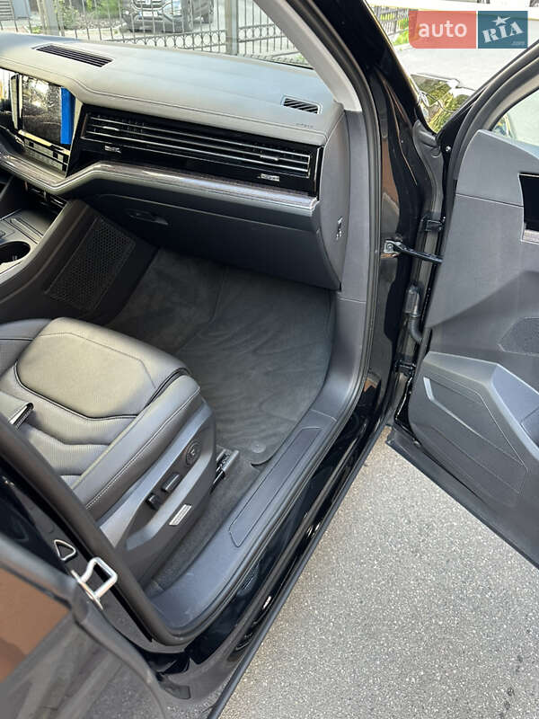 Внедорожник / Кроссовер Volkswagen Touareg 2023 в Полтаве