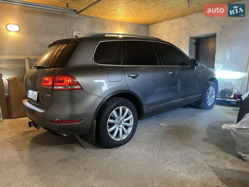 Позашляховик / Кросовер Volkswagen Touareg 2012 в Кропивницькому