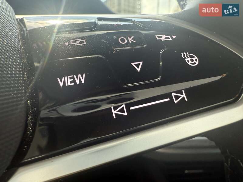 Внедорожник / Кроссовер Volkswagen Touareg 2021 в Киеве