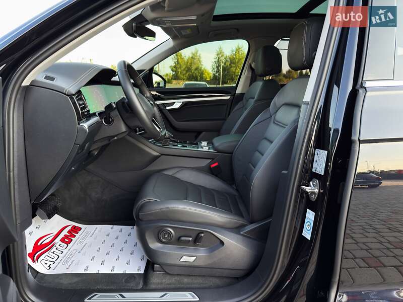 Позашляховик / Кросовер Volkswagen Touareg 2022 в Луцьку