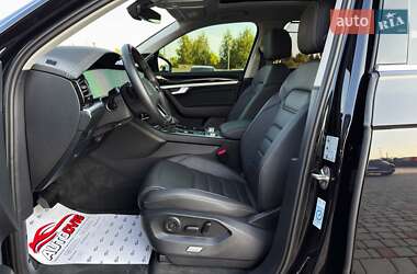 Внедорожник / Кроссовер Volkswagen Touareg 2022 в 