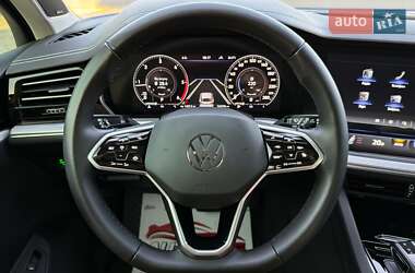 Внедорожник / Кроссовер Volkswagen Touareg 2022 в 