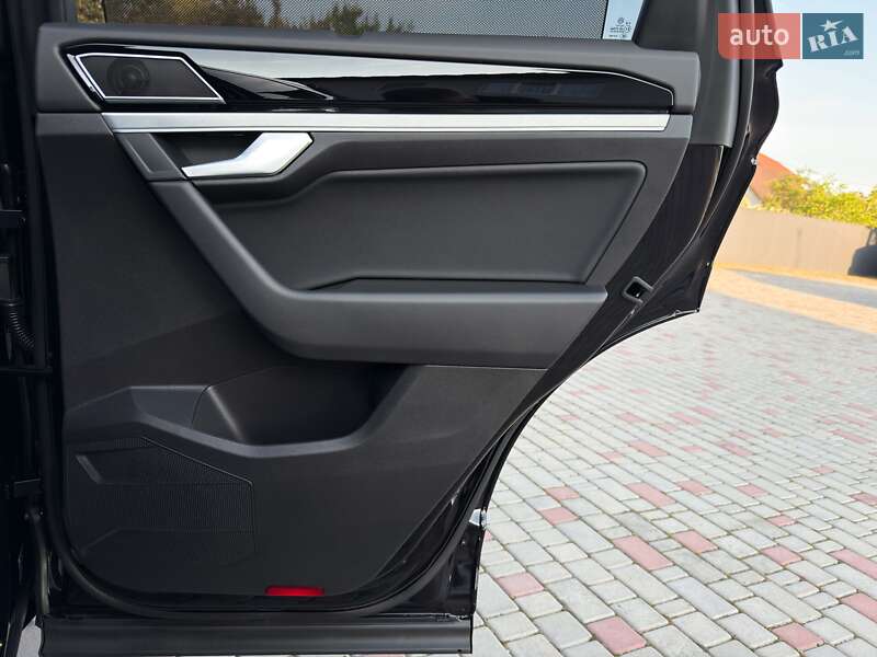 Позашляховик / Кросовер Volkswagen Touareg 2022 в Луцьку