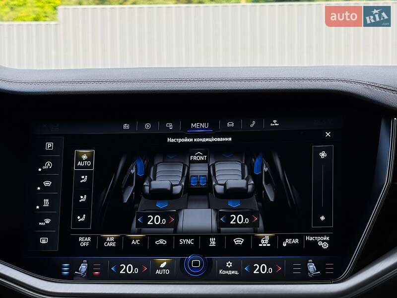 Позашляховик / Кросовер Volkswagen Touareg 2022 в Луцьку