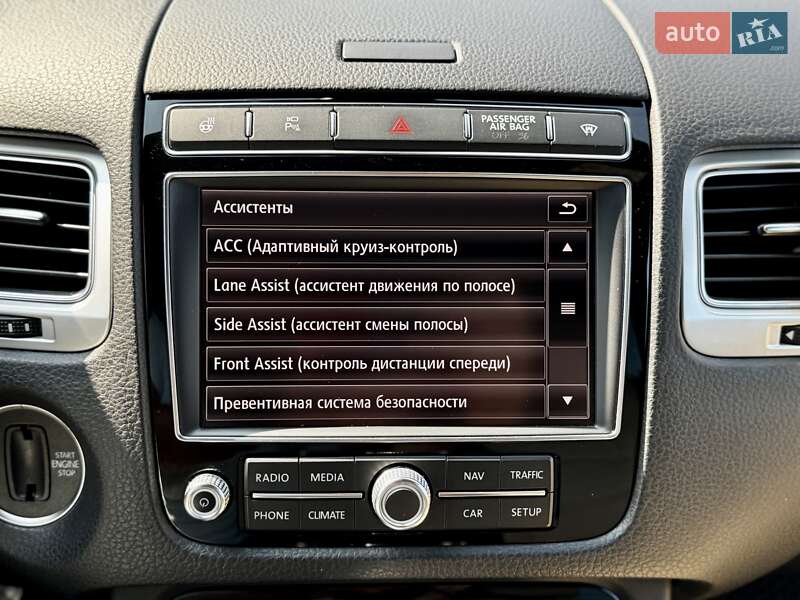 Позашляховик / Кросовер Volkswagen Touareg 2016 в Одесі