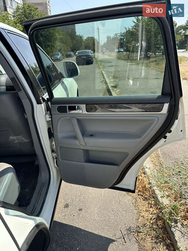 Внедорожник / Кроссовер Volkswagen Touareg 2007 в Николаеве