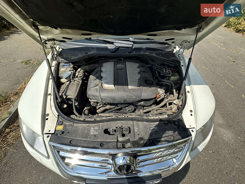 Внедорожник / Кроссовер Volkswagen Touareg 2007 в Николаеве