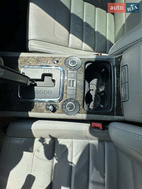 Внедорожник / Кроссовер Volkswagen Touareg 2007 в Николаеве