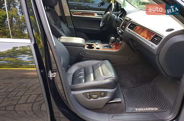 Внедорожник / Кроссовер Volkswagen Touareg 2011 в 