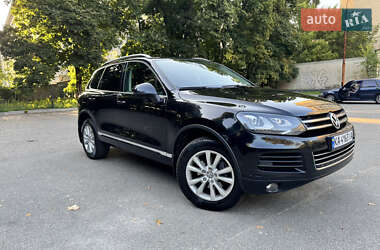 Позашляховик / Кросовер Volkswagen Touareg 2012 в Києві