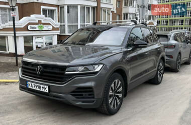 Внедорожник / Кроссовер Volkswagen Touareg 2020 в Киеве